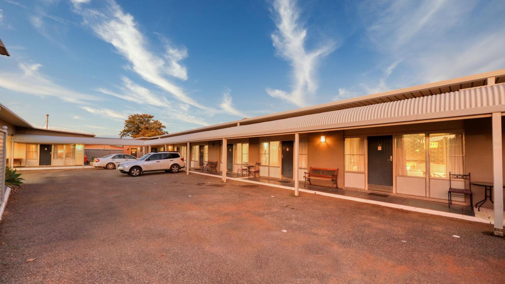 Silver Haven Motor Inn Broken Hill Exterior photo